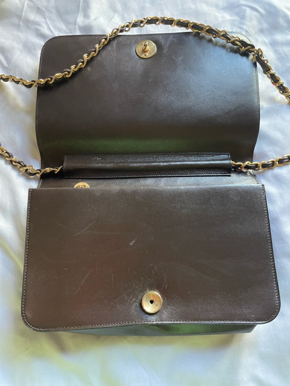 CHANEL vintage brown Leather Shoulder Bag with Gold-Tone Chain Strap - Picture 5 of 12